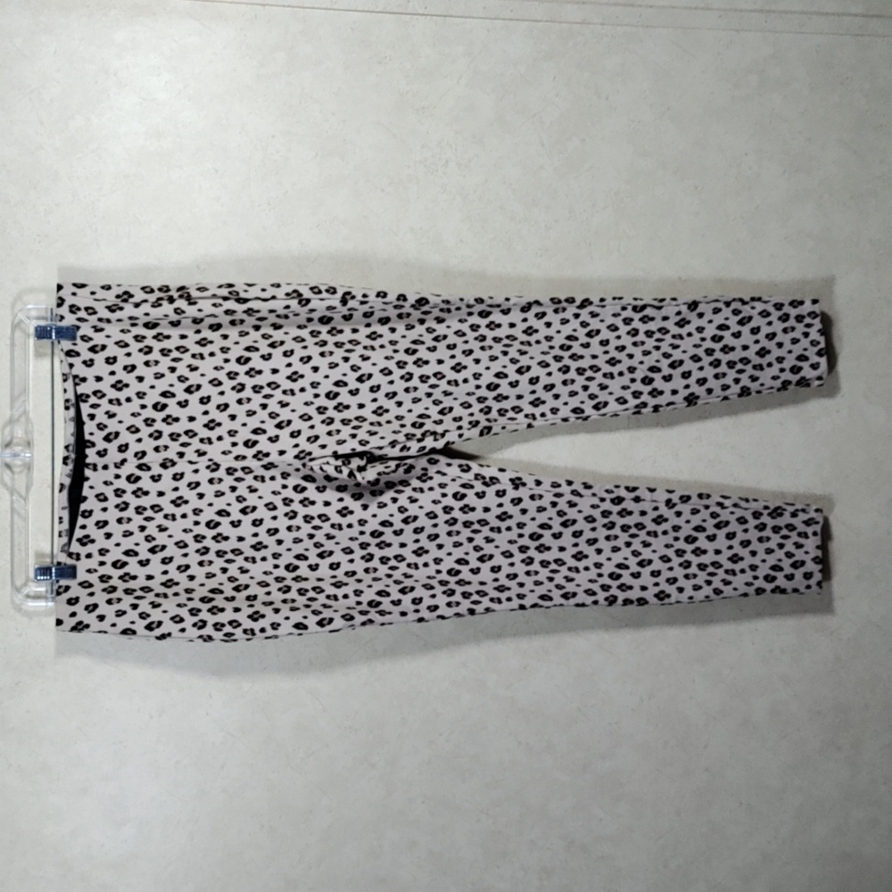 *H182 Chico's tan & black animal print leggings 2 L NEW FINAL PRICE